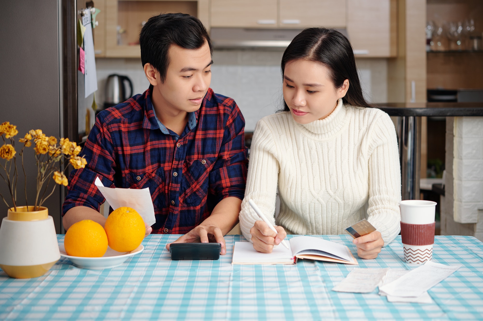 Quán Đàn ông mất ngủ: Tính toán và so đo trong tình yêu